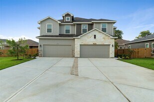 217 Oakcrest in Conroe, TX - Building Photo