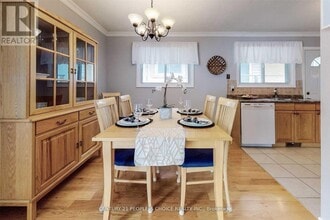 5 Mid Pines Rd in Toronto, ON - Building Photo - Building Photo