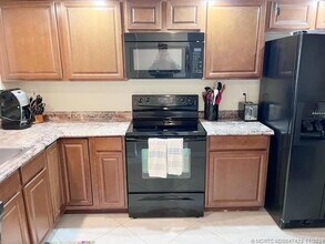 9490 S Ocean Dr, Unit 912 in Jensen Beach, FL - Building Photo - Building Photo