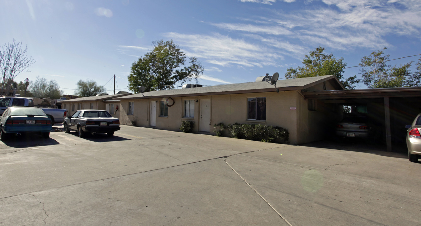 Fig Tree Apartments in Phoenix, AZ - Building Photo