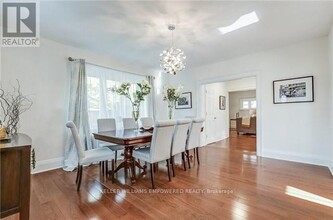 107 Lawrence Crescent in Toronto, ON - Building Photo - Building Photo