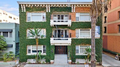 330 Cedar Avenue in Long Beach, CA - Building Photo - Building Photo