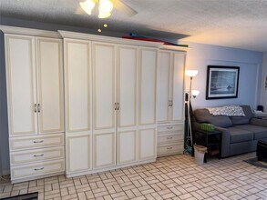 321 Wilson St in Hollywood, FL - Building Photo - Building Photo