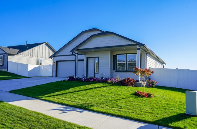 12931 N Farley Wy in Rathdrum, ID - Building Photo - Building Photo