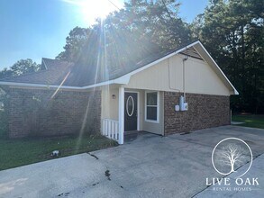 854 Ridgewood Way in Hinesville, GA - Foto de edificio - Building Photo