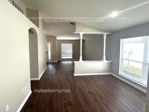 1028 Summer Breeze Dr in Brandon, FL - Building Photo - Building Photo
