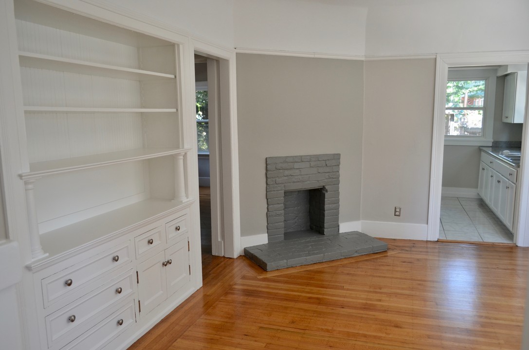 568 Merrimac St in Oakland, CA - Building Photo