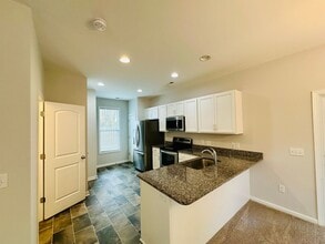 1301 Putnam Dr in Belville, NC - Building Photo - Building Photo