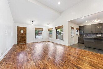 1106 Fairmount Ave in Austin, TX - Building Photo - Building Photo