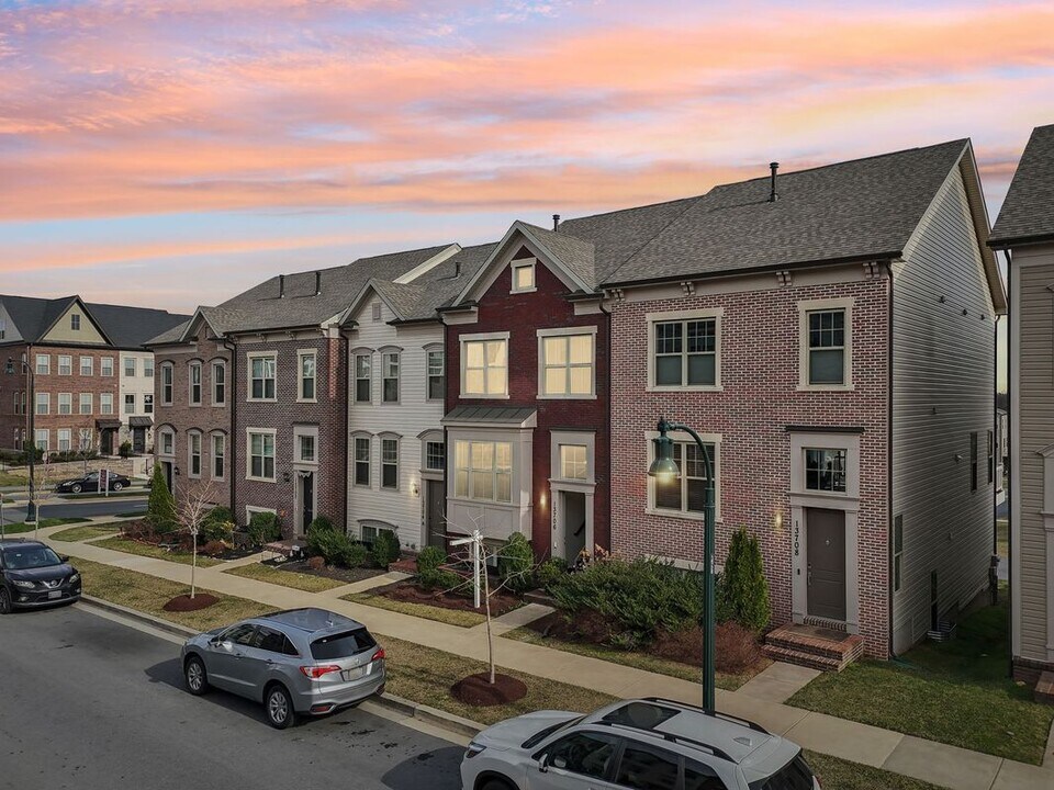 13706 Petrel St in Clarksburg, MD - Building Photo