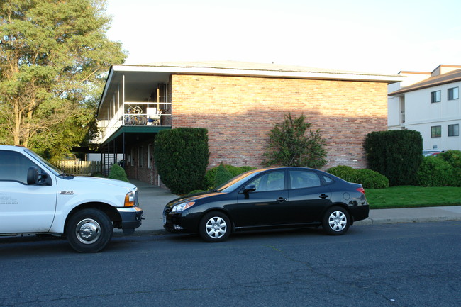 6108 N Mayfair St in Spokane, WA - Building Photo - Building Photo