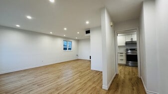 246 Wellington St in St Thomas, ON - Building Photo