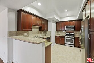 1212 McClellan Dr in Los Angeles, CA - Building Photo - Building Photo