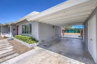 2400 Sherman Pl in Las Vegas, NV - Building Photo - Building Photo