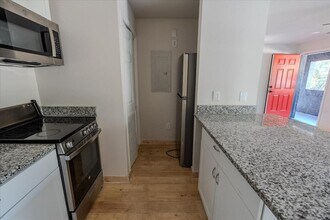 2402 E M.L.K. Jr Blvd in Tampa, FL - Building Photo - Building Photo