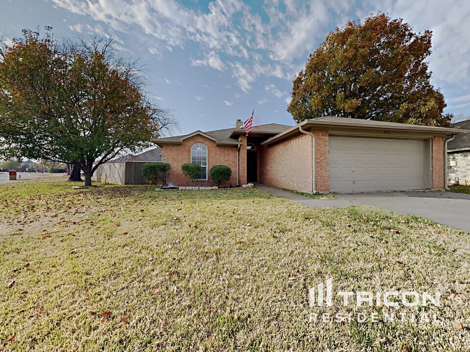 3341 Brooke St in Denton, TX - Building Photo