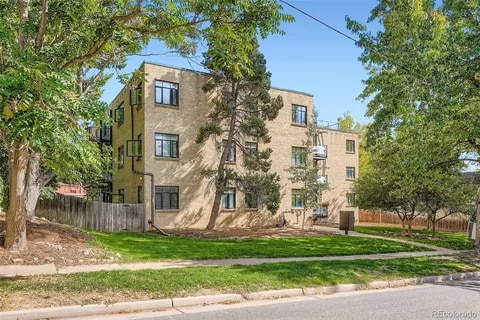 636 N Washington St, Unit 102 in Denver, CO - Building Photo - Building Photo