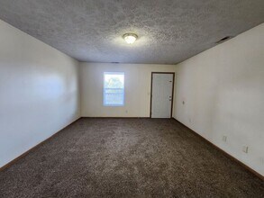 695 N 25th St in Terre Haute, IN - Building Photo - Building Photo