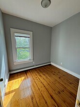 229 Broadway, Unit 2 in Cambridge, MA - Foto de edificio - Building Photo