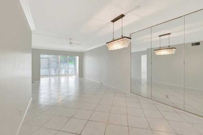 2440 SW 22nd Ave in Delray Beach, FL - Building Photo - Building Photo