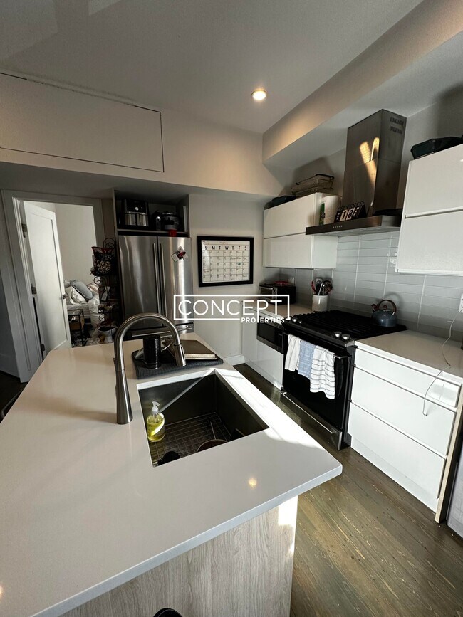 14 Sumner St, Unit 3 in Boston, MA - Foto de edificio - Building Photo