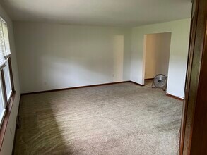 4121 Marr Rd in Pulaski, PA - Foto de edificio - Building Photo