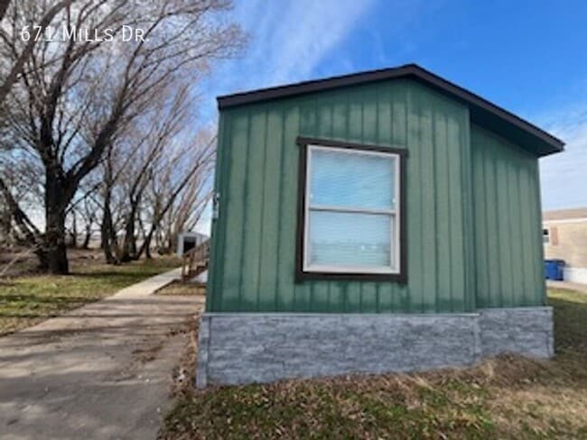 671 W Mills Dr in Towanda, KS - Building Photo - Building Photo