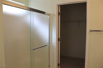2101 Poppywood Ave in Henderson, NV - Building Photo - Building Photo