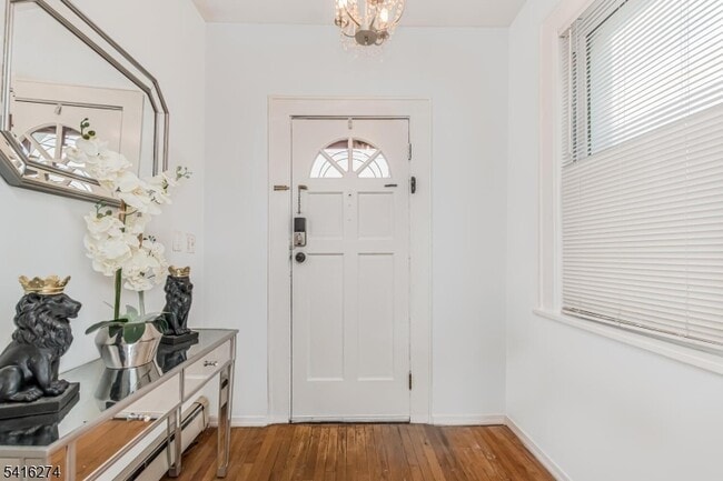 57 Clinton Pl in East Rutherford, NJ - Building Photo - Building Photo