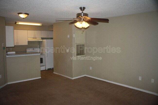 5016 Park Central Dr in Orlando, FL - Building Photo - Building Photo
