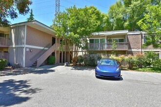 280 Easy St, Unit 420 in Mountain View, CA - Foto de edificio - Building Photo
