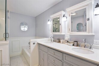 5897 Chanteclair Dr in Naples, FL - Building Photo - Building Photo