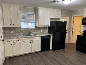 1702 19th St in Huntsville, TX - Building Photo - Building Photo