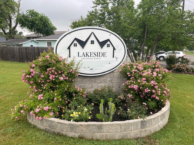 Lakeside Apartments in Taylor, TX - Foto de edificio