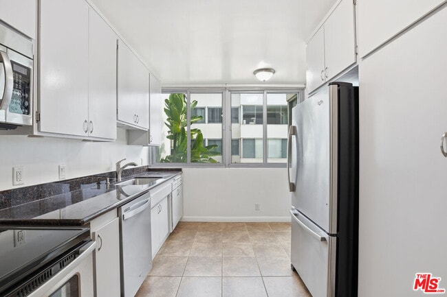 8701 Delgany Ave in Los Angeles, CA - Building Photo - Building Photo