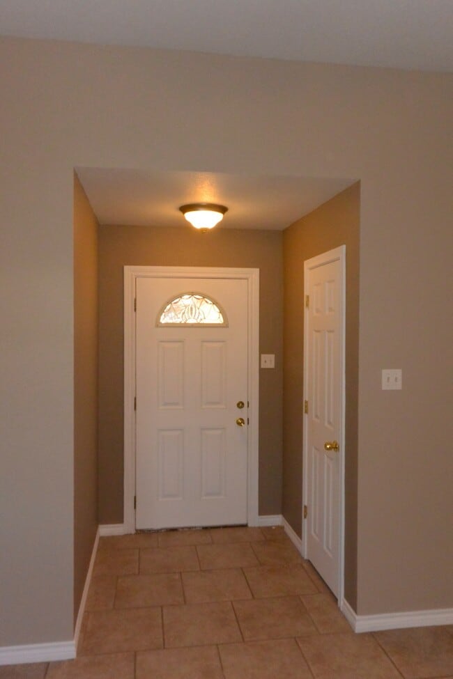 6630 Blue Water Cir in Granbury, TX - Building Photo - Building Photo
