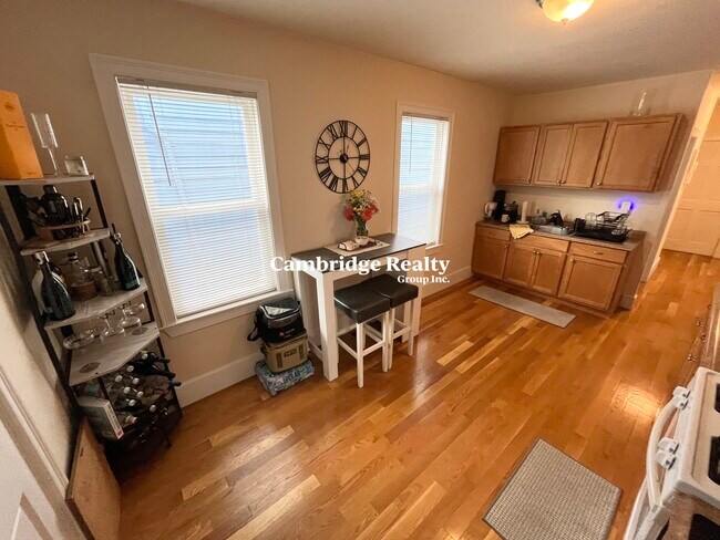 15 Sargent Ave, Unit 1A in Somerville, MA - Building Photo - Building Photo