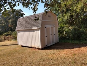 6457 Peacock Blvd in Morrow, GA - Foto de edificio - Building Photo