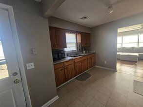 504 Baker St in Baldwin City, KS - Building Photo - Building Photo