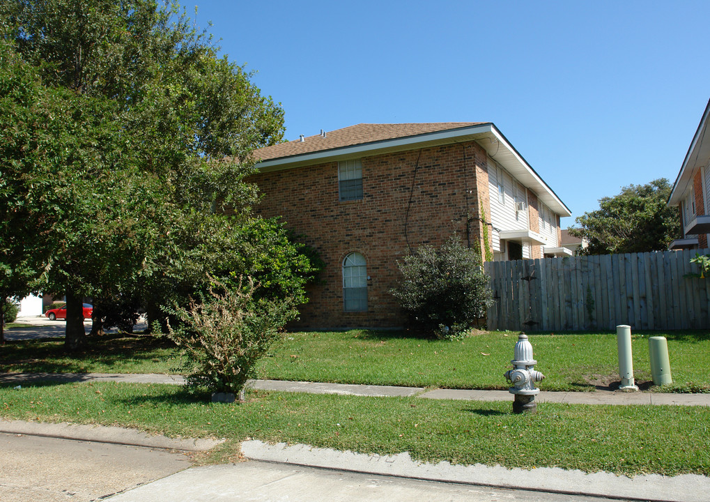 3688 Martinique Ave in Kenner, LA - Building Photo