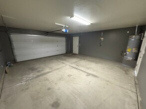 2113 N Highland St in Visalia, CA - Building Photo - Building Photo