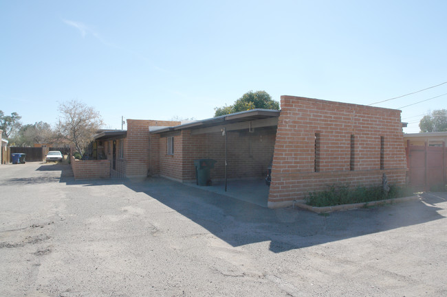 3314-3318 E Monte Vista Dr in Tucson, AZ - Building Photo - Building Photo