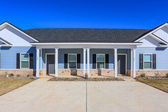 Woodford Ridge Townhomes in Bonaire, GA - Building Photo - Building Photo