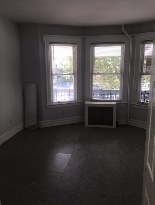 182 Seymour Ave in Newark, NJ - Building Photo