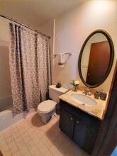 Shorewood East Apartments in Shorewood, WI - Building Photo - Building Photo