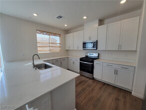 3652 Valpacos Ln in Henderson, NV - Building Photo - Building Photo