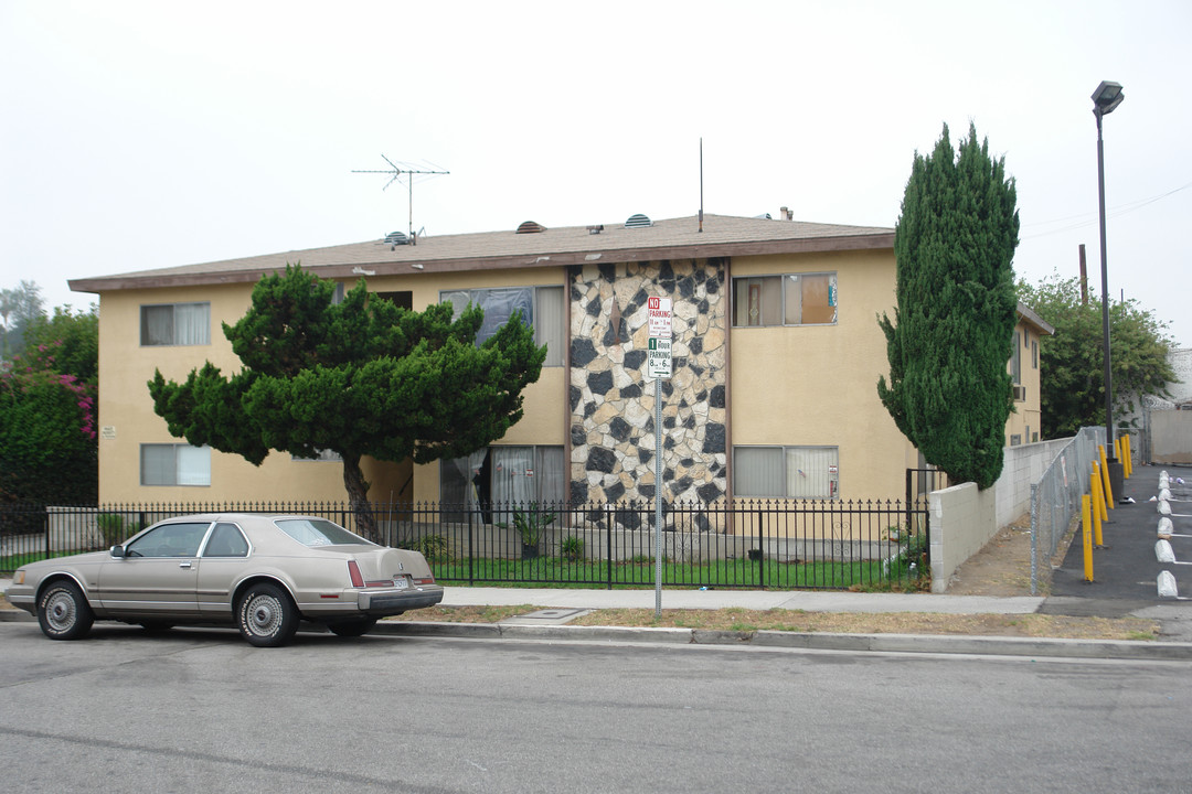 5089 Highland View Ave in Los Angeles, CA - Building Photo