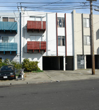 671 Linden St in Daly City, CA - Building Photo - Building Photo