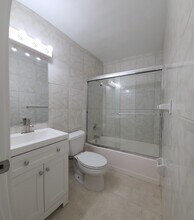 3031 NE Savannah Rd in Jensen Beach, FL - Building Photo - Building Photo