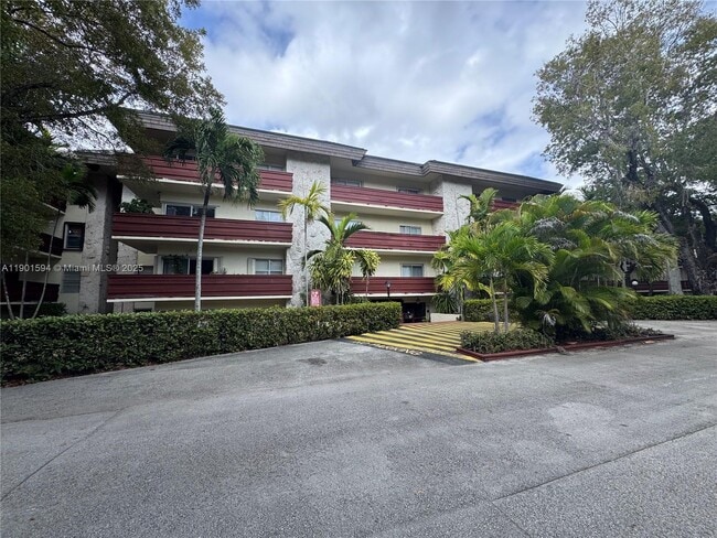 property at 1205 Mariposa Ave